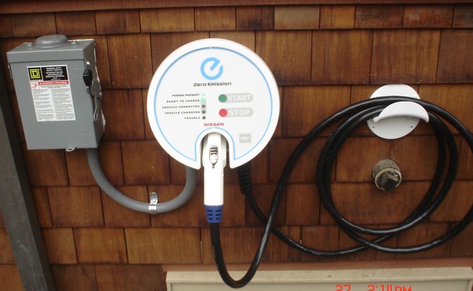 EV Home Charging 4 Tips for Electric Vehicle Charging Stations